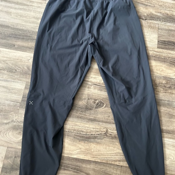 Lululemon Mens Grind Down
Pants  Athletic Stretch Athlesiure Gym - Picture 5 of 10